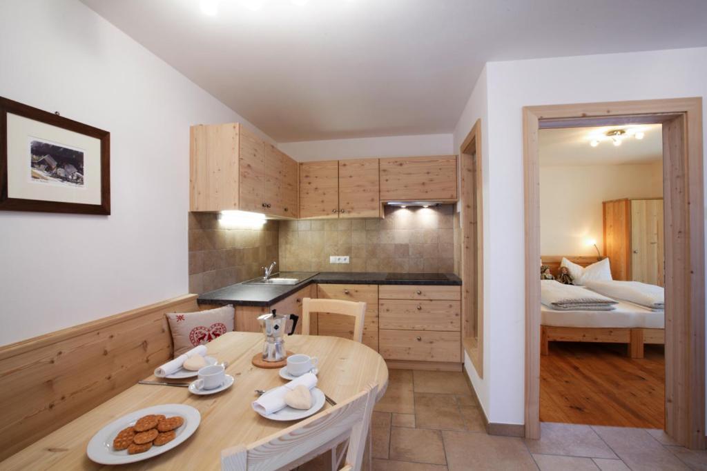 Refugium Laflu Apartments Corvara Kamer foto